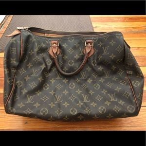 Louis Vuitton Speedy 35